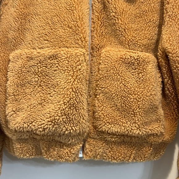 Urban Outfitters camel colored Sherpa jacket size medium. In perfect condition! - Picture 7 of 11
